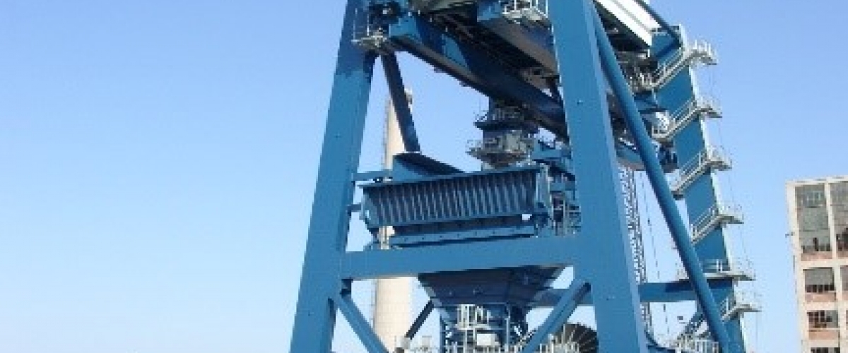 Hidravlični cilindri za luška dvigala in naprave za raztovor kontejnerjev in sipkih tovorov.