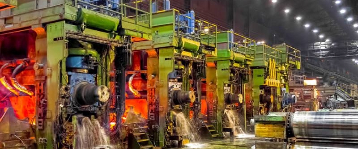 Hydraulic cylinders for rolling mills